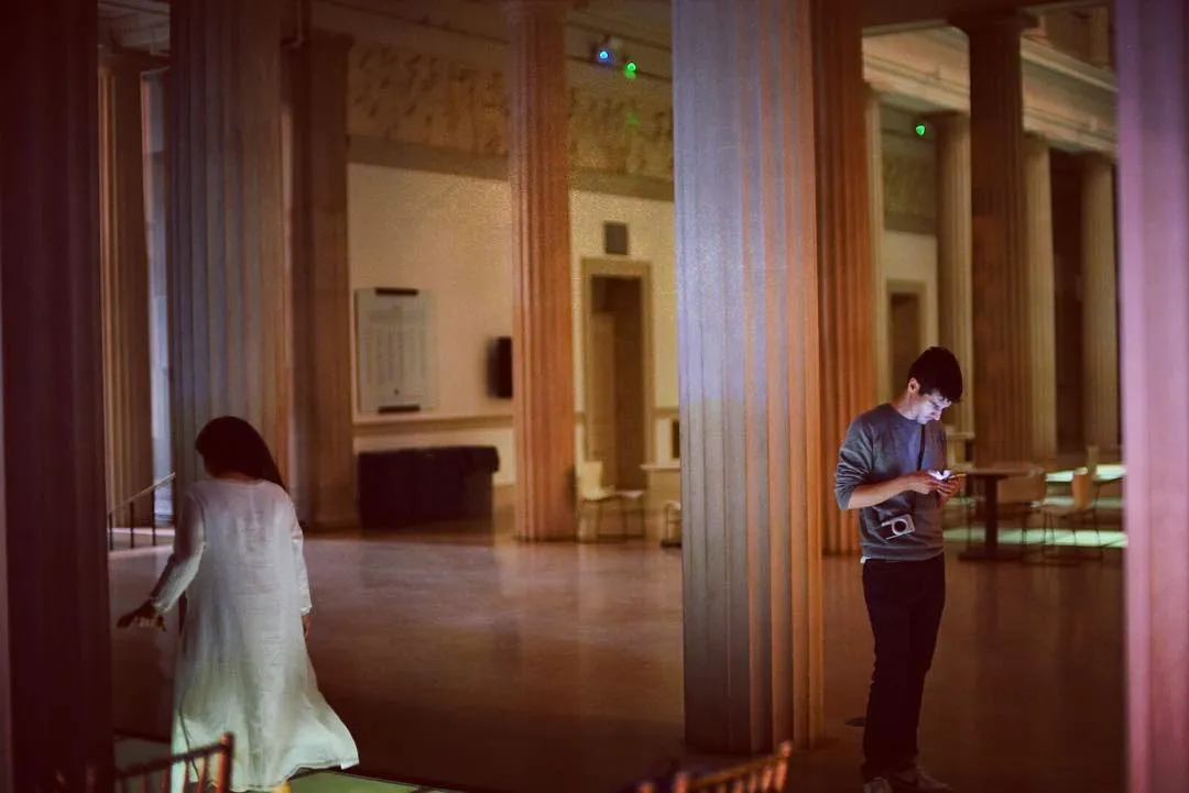 Tim Holt with Ah Young in a museum gallery, Washington, D.C.